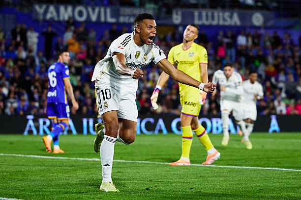 ⚽ Kylian Mbappé herschrijft voetbalgeschiedenis: 395 doelpunten voor zijn 27e